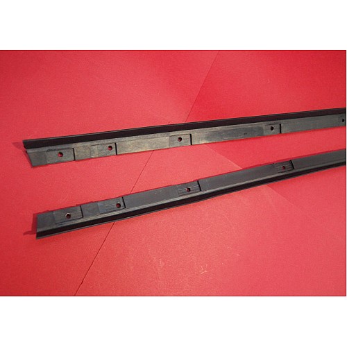 MGB Door Dropglass Window Weather Seal ( Waist Strip) Left & Right Hand Side AHH6348-9-SetA MGB Door Dropglass Window Weather Seal ( Waist Strip) Left & Right Hand Side AHH6348-9-SetA