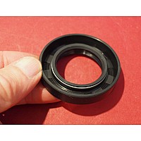 Triumph Differential Pinion Oil Seal     DAM5079