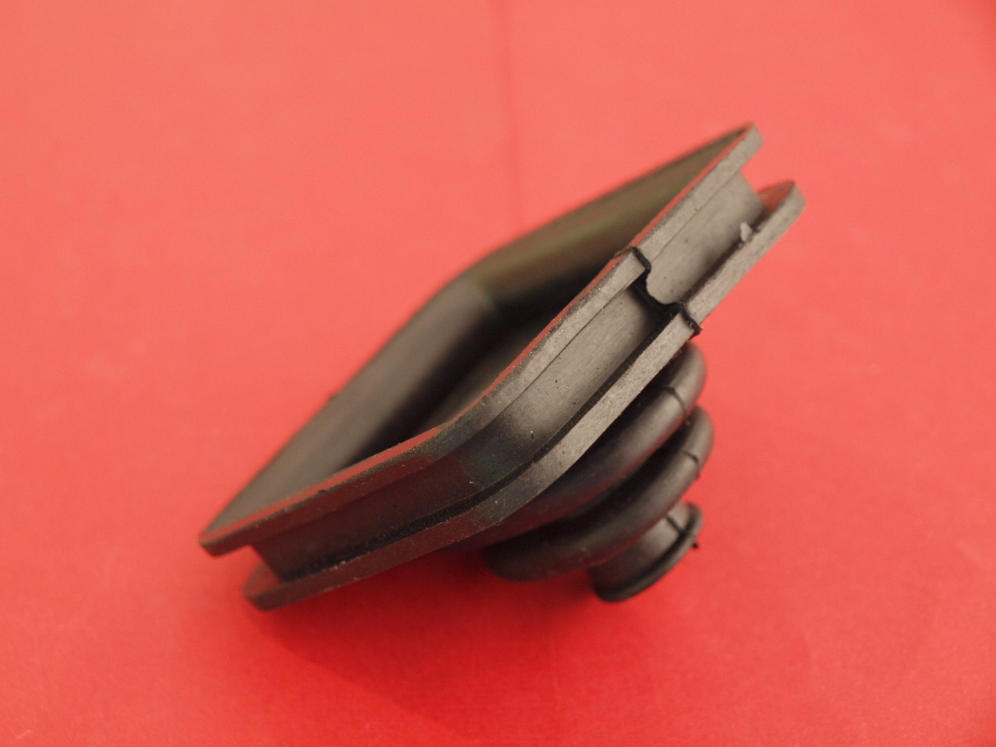 thumbnail image 2 of Custom Leather Gear & Handbrake Gaiter Set For MG MGB – Black Stitch – Made In UK 2 of 6