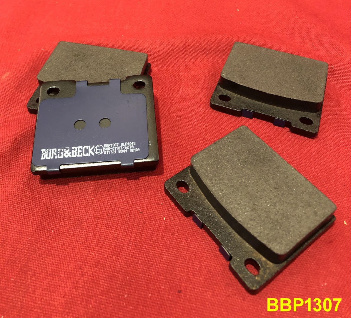 Front Brake Calipers Pair With TRW Pads For Triumph Herald Spitfire - RTG Automotive